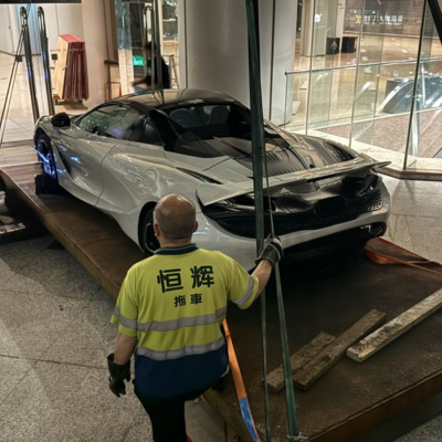 展覽吊上落商場