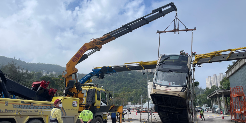 路陷拯救雙層巴士