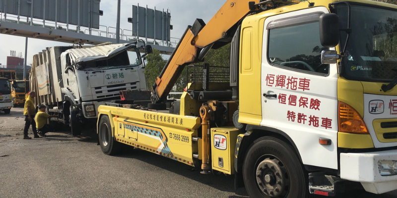 垃圾車公路翻側